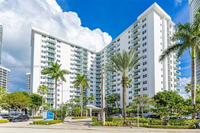 Building Photo - 3001 S Ocean Dr Unit 1145