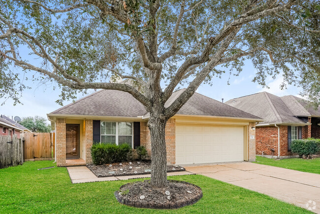 Building Photo - Inviting 3-Bedroom Home