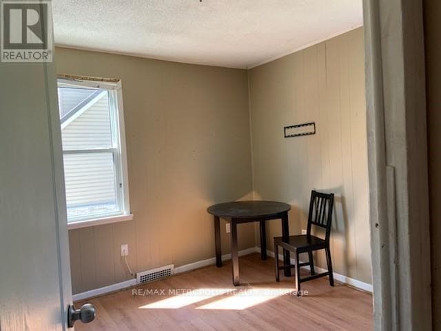 Photo - 1254 Lakeshore Rd