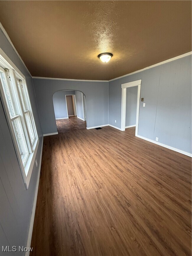 Photo - 714 Chester St