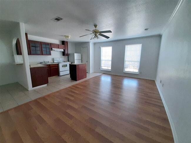 Building Photo - 4542 Otterbury Dr Unit C