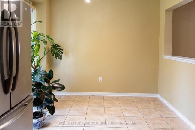 Photo - 27 Roadmaster Ln
