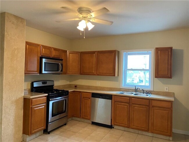 15 Newton Ave Unit 3