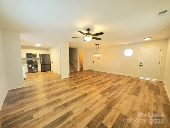 Photo - 5709 Kelden Walker Ln