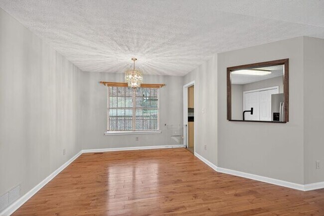 Photo - 3 bedroom Ranch with partially finished basement