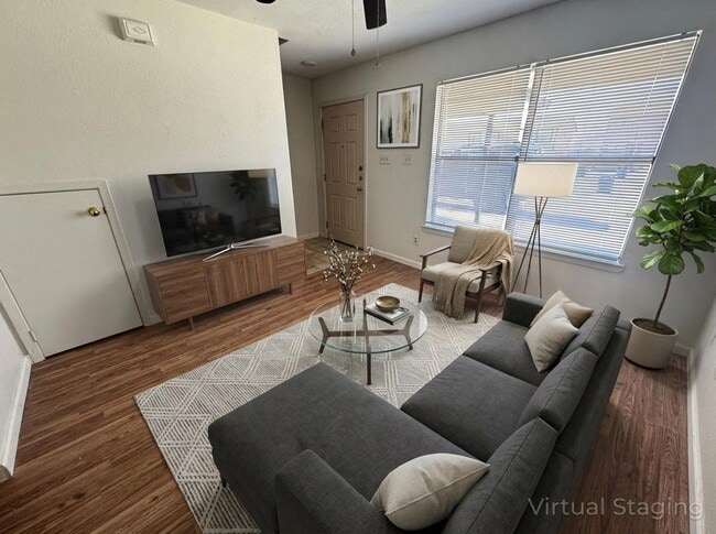 Photo - 1203 Monroe Loop Unit C