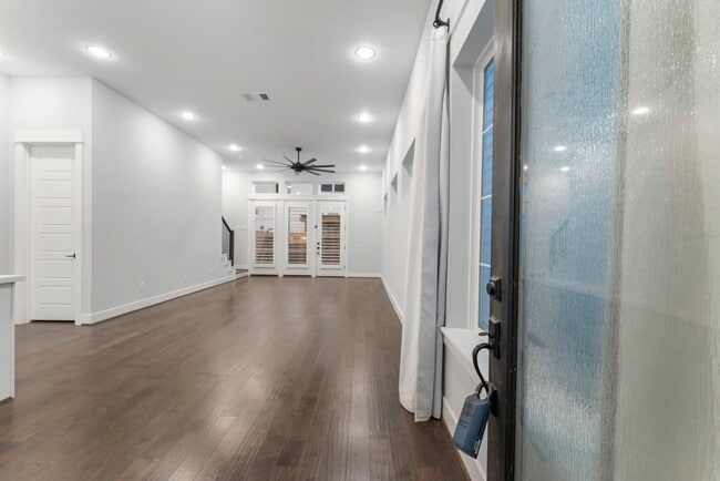 Photo - 113 Coronado St