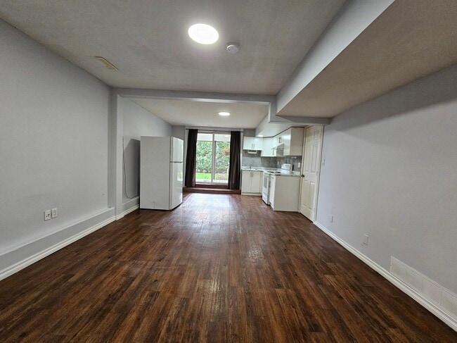 Photo - 46084 Clare Ave