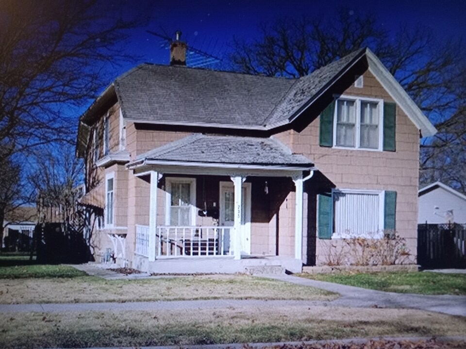 Photo - 205 S Locust Ave House