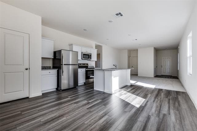 Photo - 207 Connecticut Ct