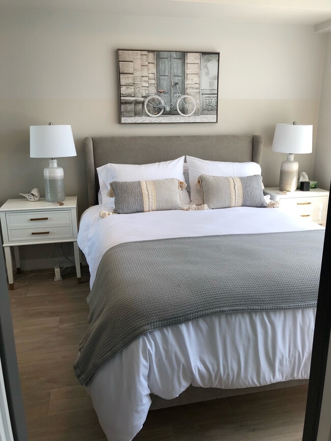 Photo - 580 Front St W Unit FL5-ID1034615P