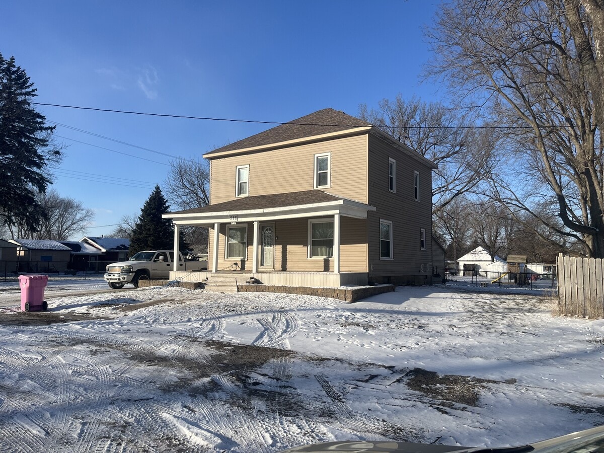 Photo - 216 E Webster St