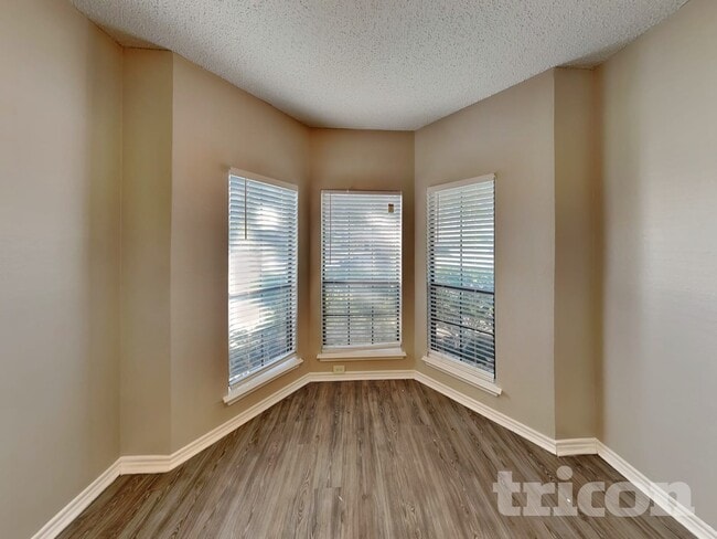 Photo - 1130 Dandelion Dr