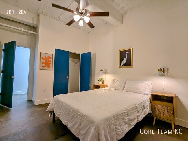 Photo - 3100 Gillham Plaza Unit 114