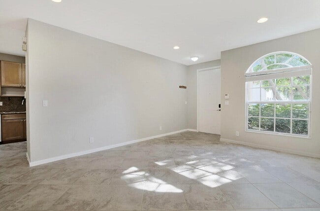 Photo - 16097 Poppy Seed Cir Unit 1905