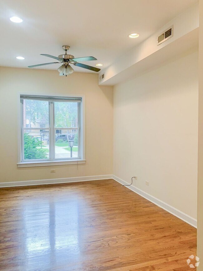 Building Photo - 849 W Cornelia Ave Unit 855-1W Rental