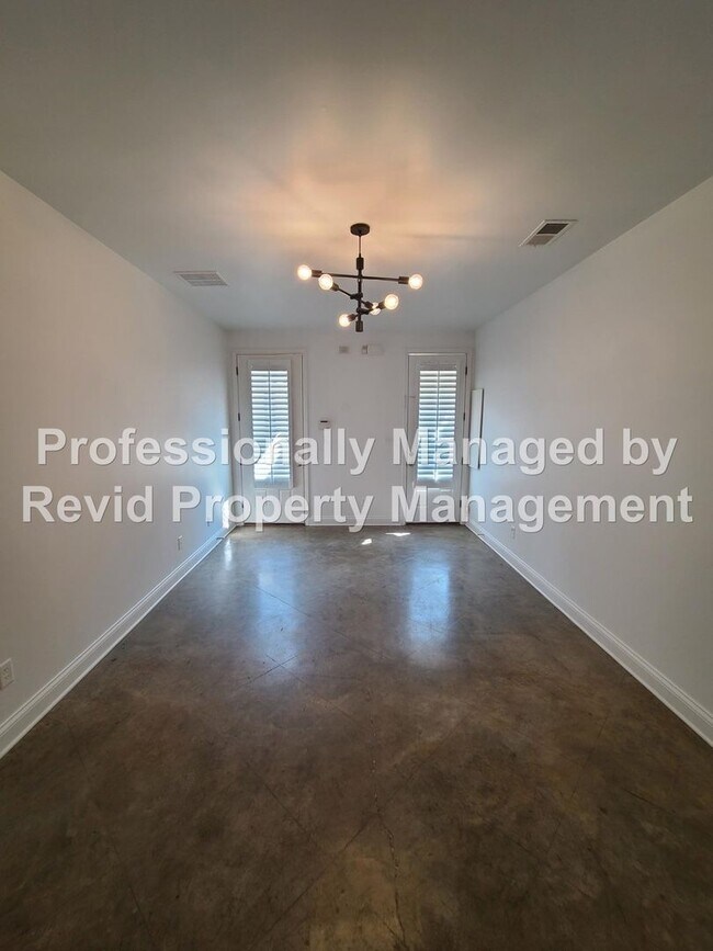 Photo - SHEPHERD 172 Unit 172 # 102