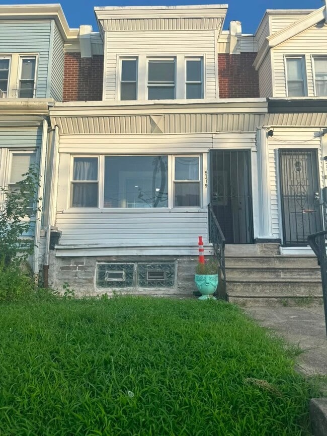 Building Photo - 5319 Charles St