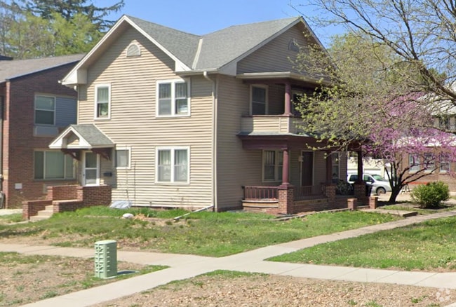 Building Photo - 1544 C St Rental