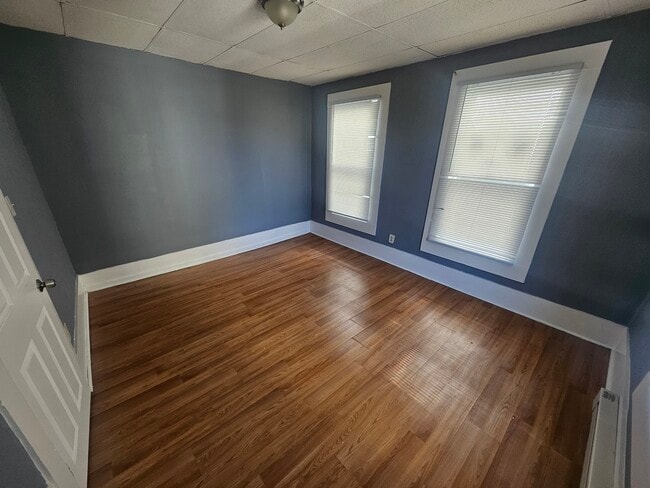 Building Photo - 287 Lake Ave Unit 10