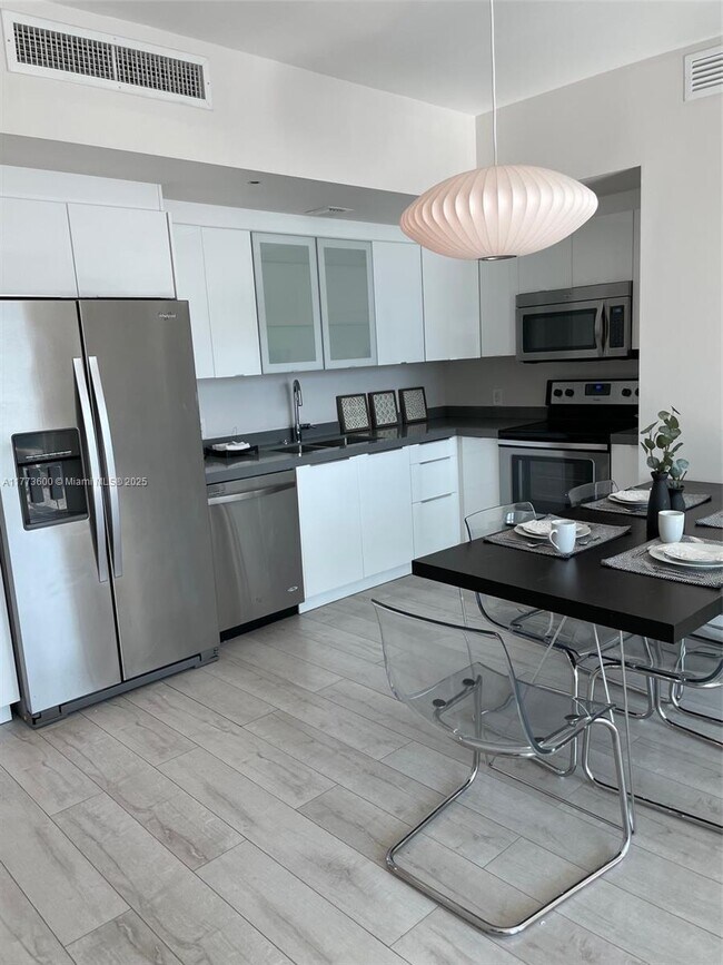 Photo - 950 Brickell Bay Dr Condo