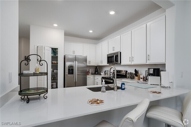 Building Photo - 2140 Dragonfruit Wy Rental