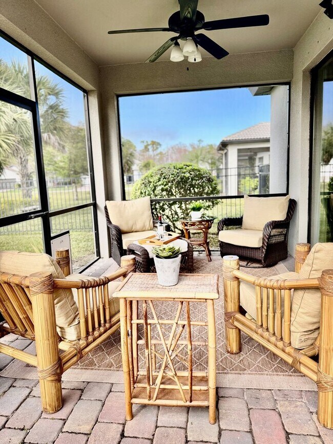 Photo - Elegant Lakeside Rental Home In Resort-Sty...