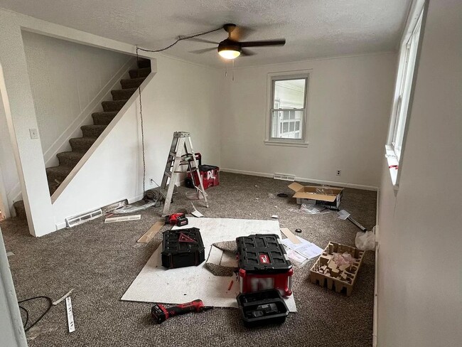 Photo - 4 Bedroom 1.5 bath house for rent