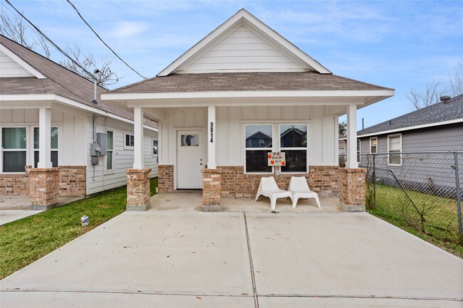 Photo - 9814 Masterson St