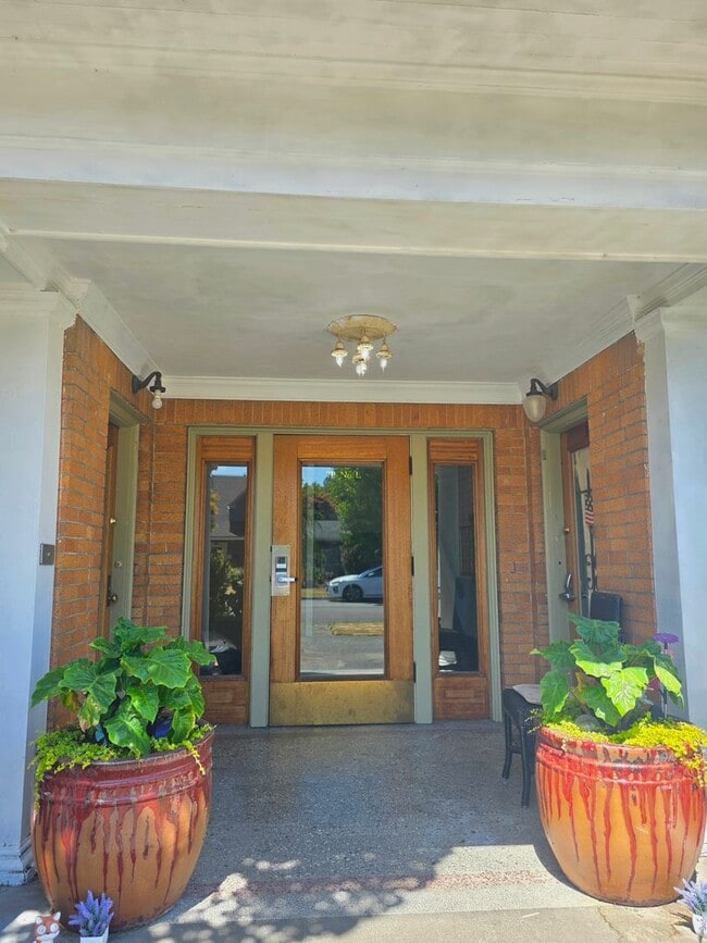 Photo - 711 N L St Unidad F