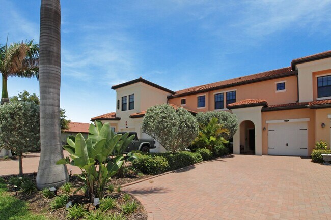 Building Photo - 10067 Crooked Crk Dr Unit Crooked Creek Dr, 10067 #102 Rental