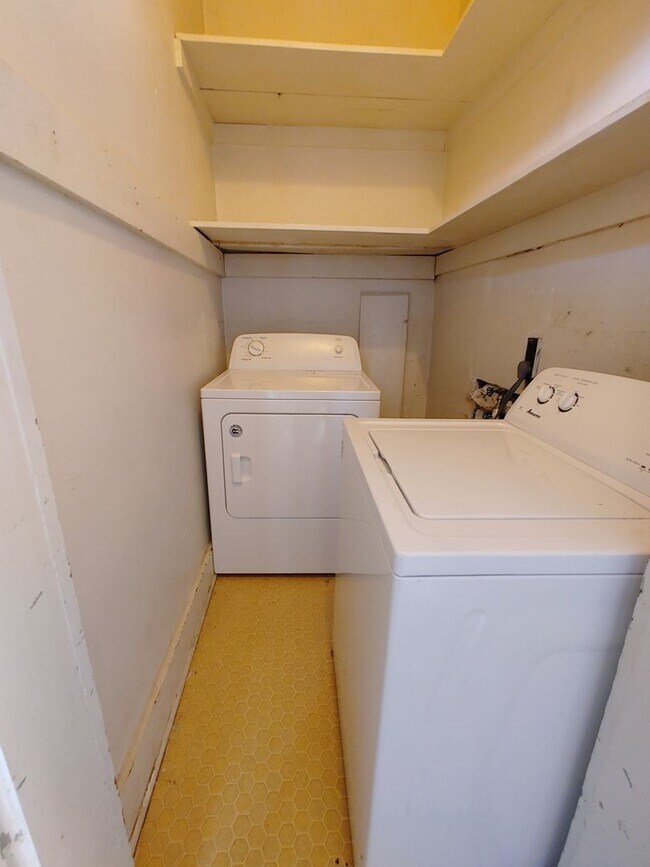 Photo - Freshly updated 2 bed/1 bath Close to Wexner Medical Center Unit 133.5