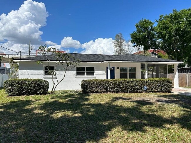 Building Photo - 4611 W McElroy Ave