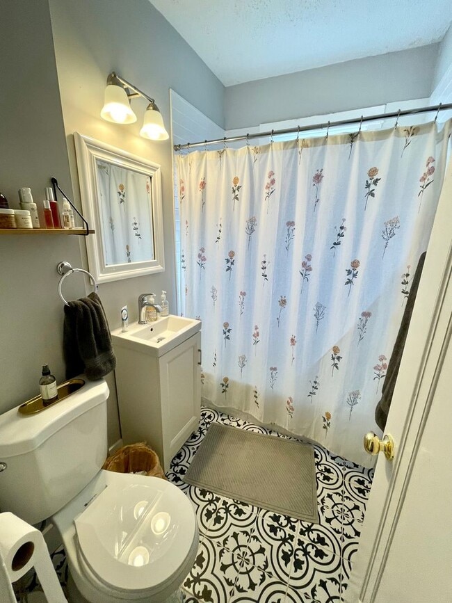 Photo - 4535 Flad Ave Unidad 2E