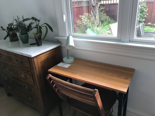 Photo - 932 Delaware St Unidad Charming Studio with Kitchenette