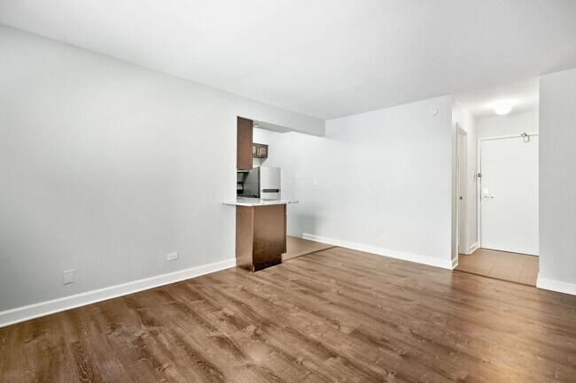 Photo - 6231 N Kenmore Ave