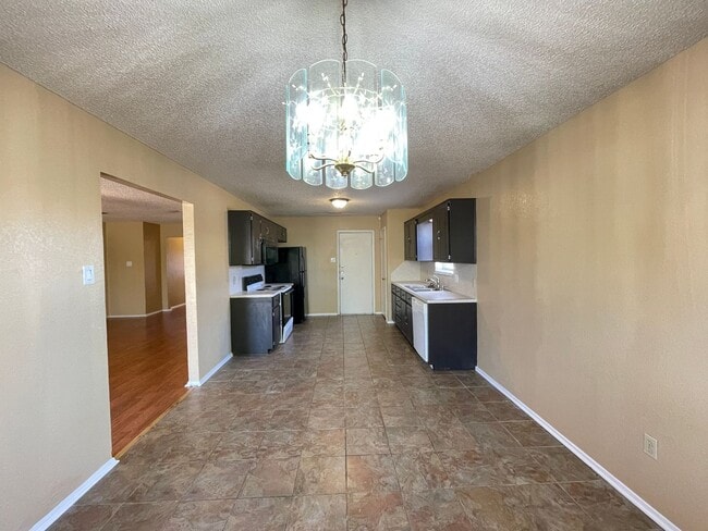 Photo - 4-Bedroom House for Rent in Killeen