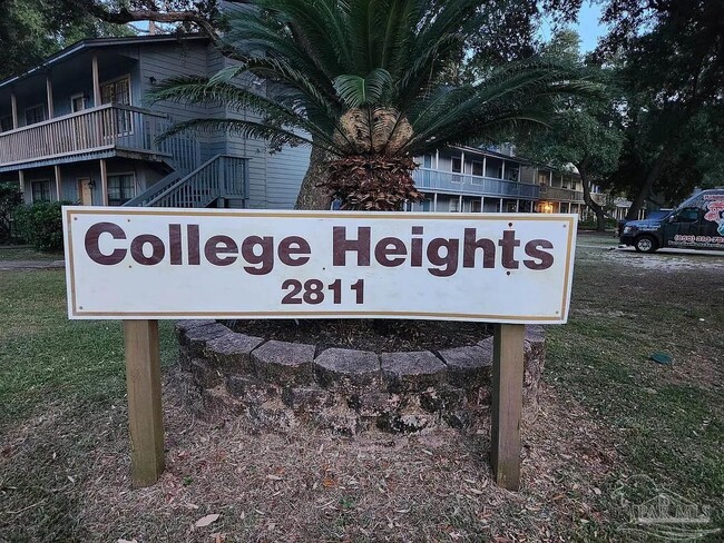 Building Photo - 2811 Langley Ave Unit 210