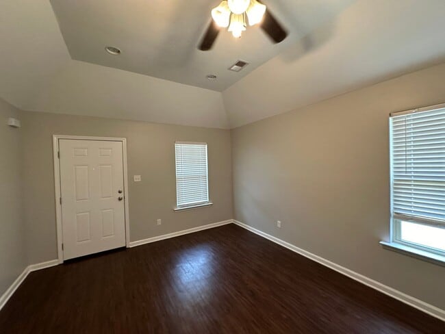 Photo - 1307 Larkin Ave
