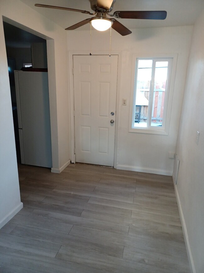 45045-45047 Redwood Ave