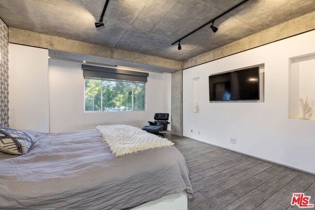 Photo - 818 N Doheny Dr Unit 203