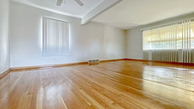 Photo - 3952 S 43rd St Unit UPPER