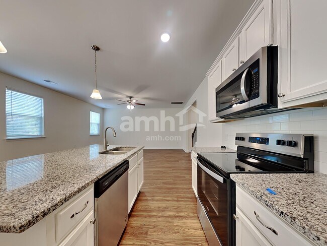 Photo - 992 Theodore Rd