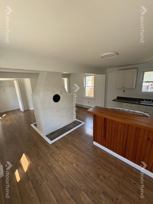 Building Photo - 50 Summer St Unit 1r