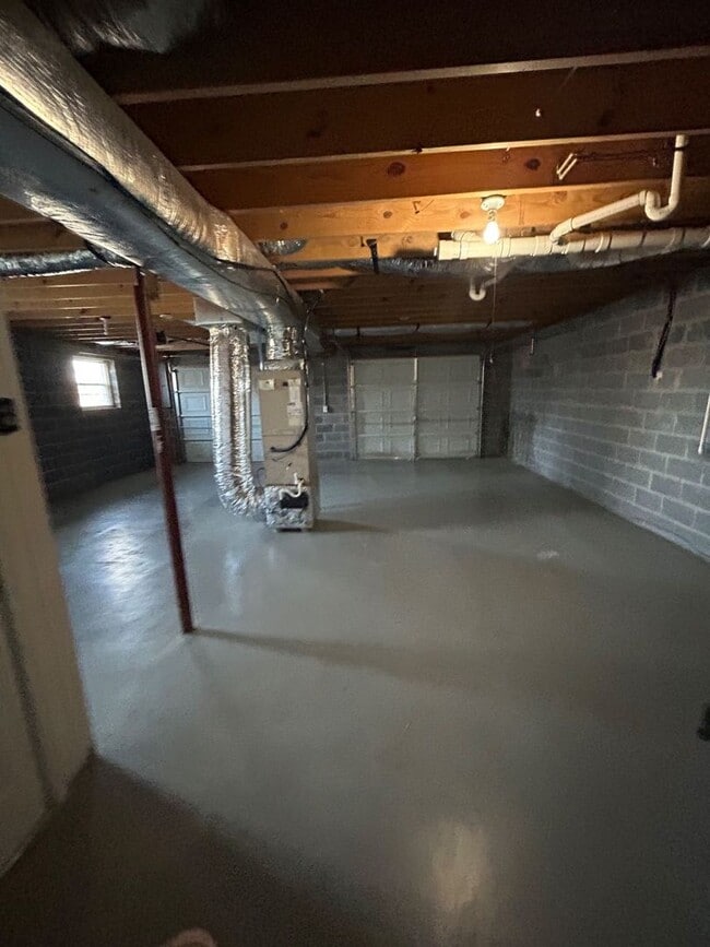 Photo - Available 10/01/2025 3 Bedroom 2 bathroom ...