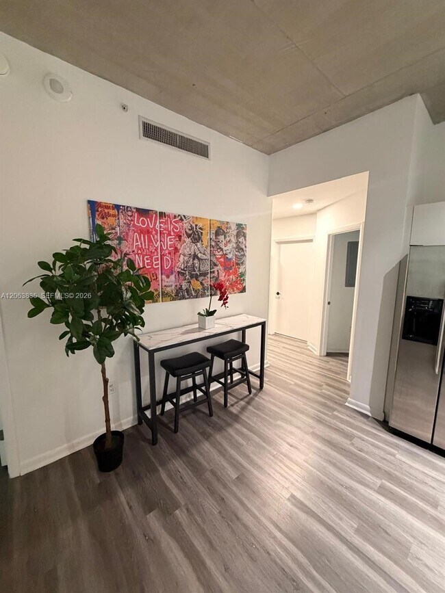 Photo - 133 NE 2nd Ave Unidad 401