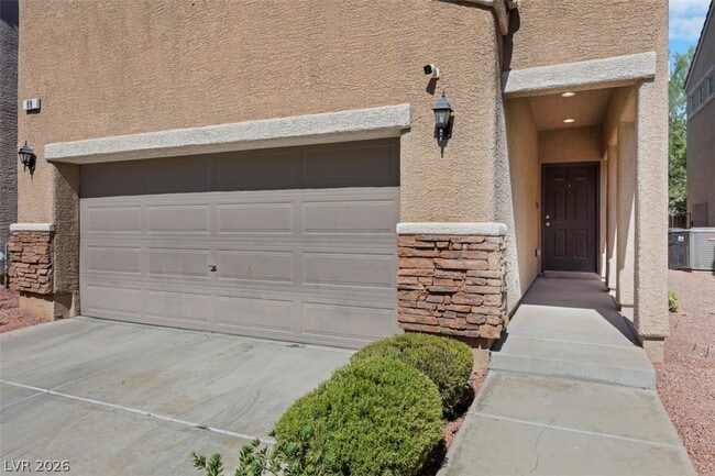 Photo - 89 Sertata Ct
