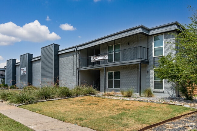 Building Photo - The Brix Apartments