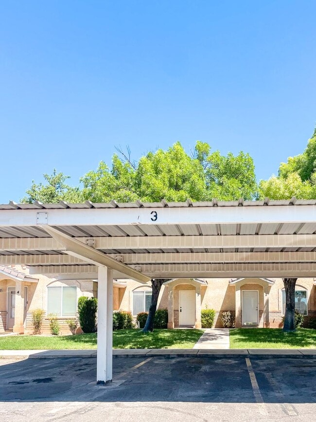 Photo - Charming 2 Bedroom Home in Prime Location ...