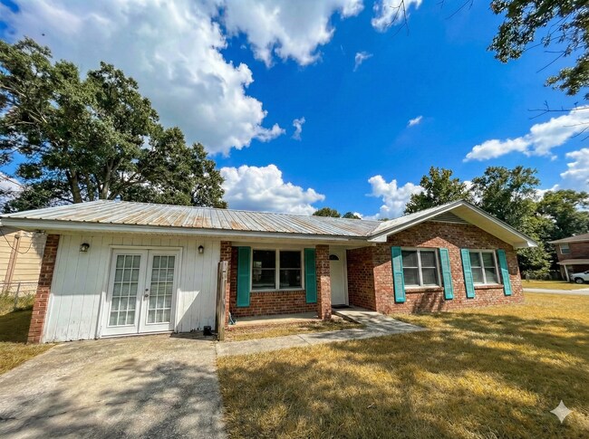 Photo - FALL MOVE-IN SPECIAL: 50% OFF 1st FULL MONTH'S RENT!**